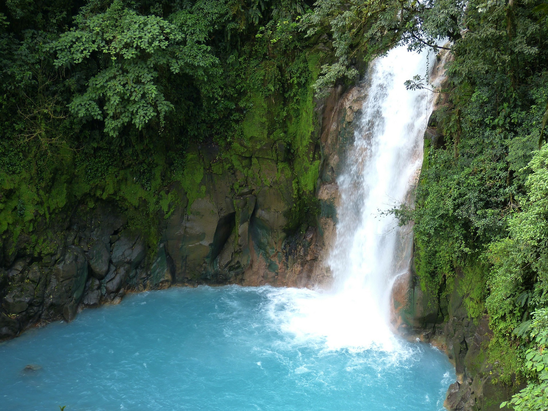 Rio celeste.jpg