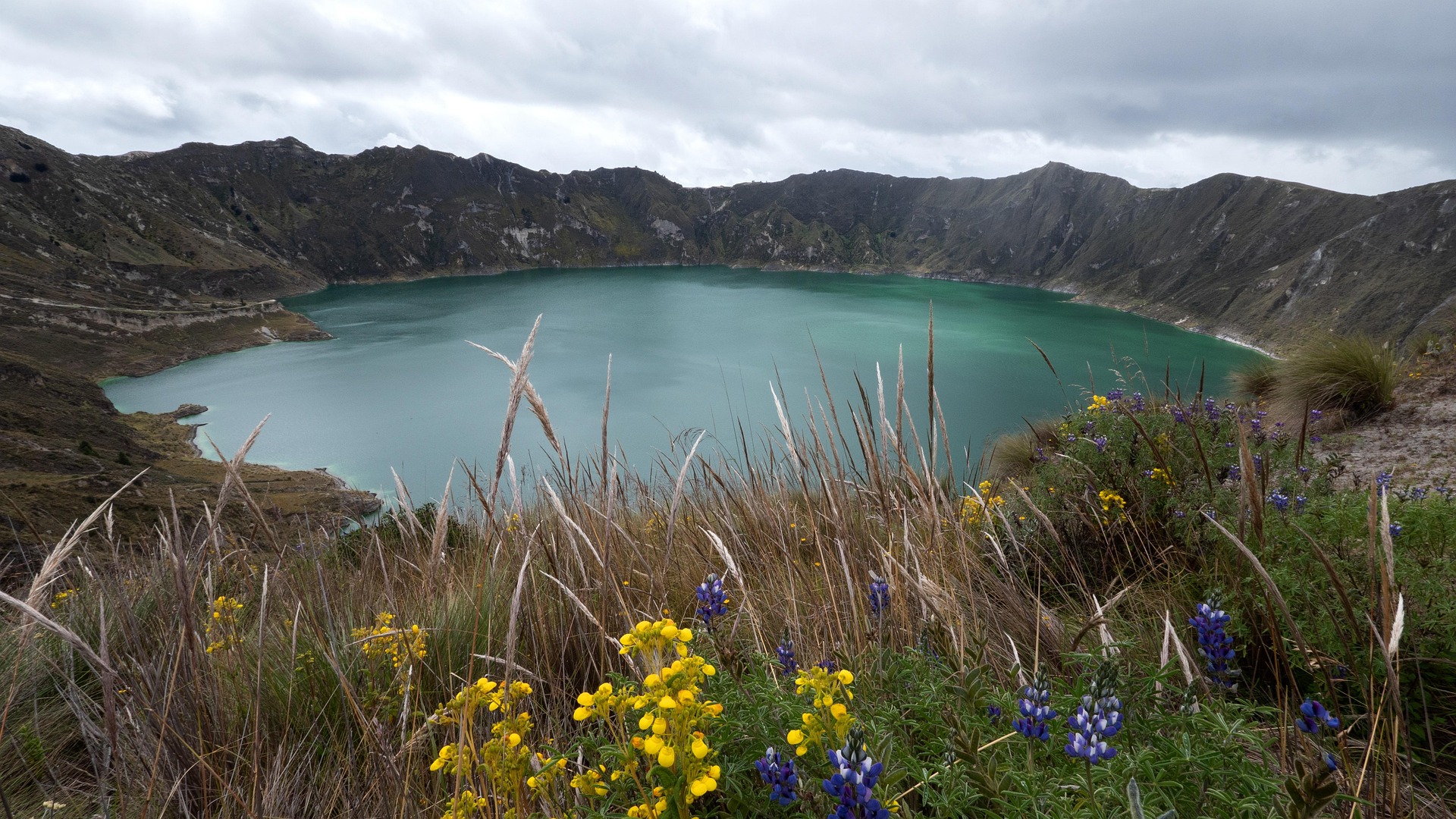 Lagoa - vulcão Quilotoa.jpg