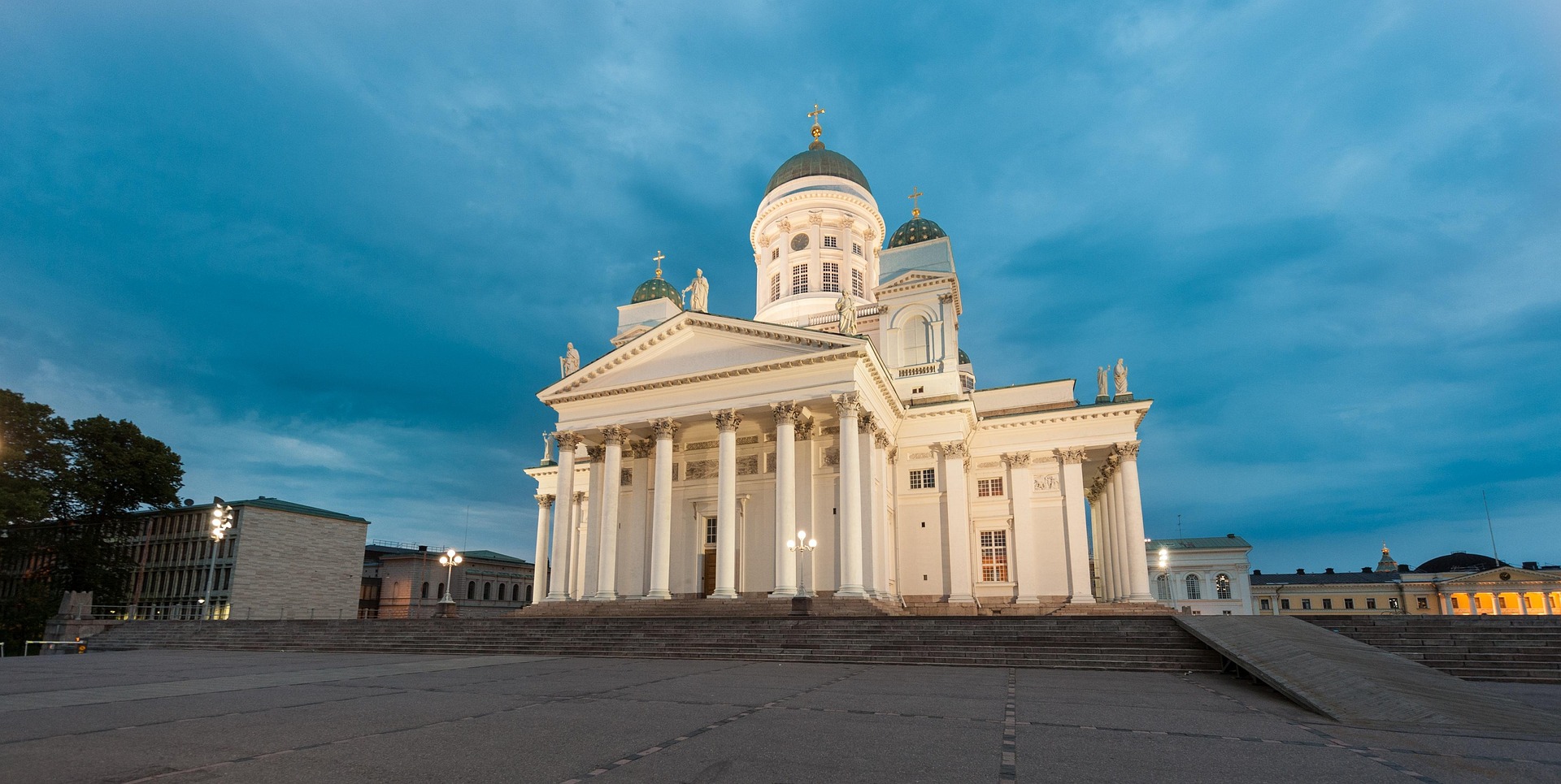 Catedral Ortodoxa de Uspenski - Helsinque.jpg