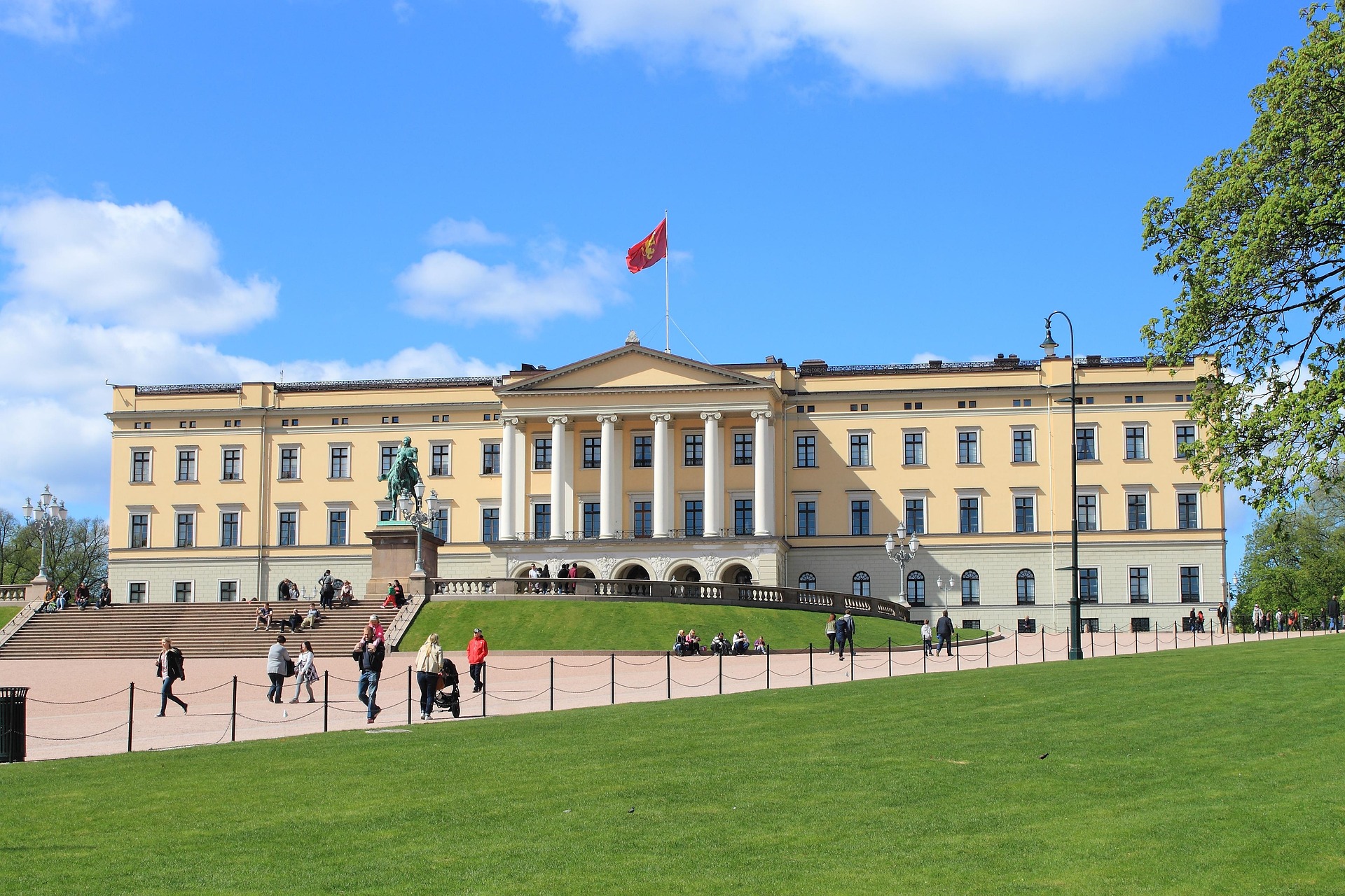 Palácio Real - Oslo.jpg
