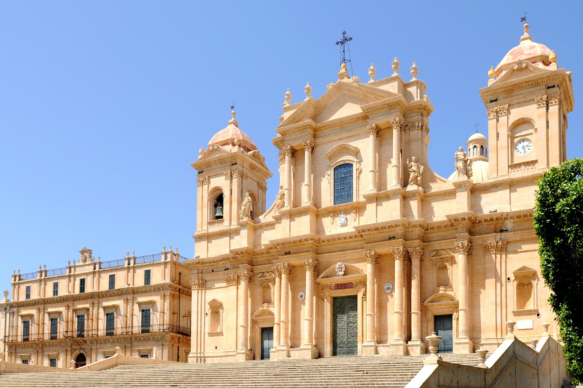 Noto.jpg