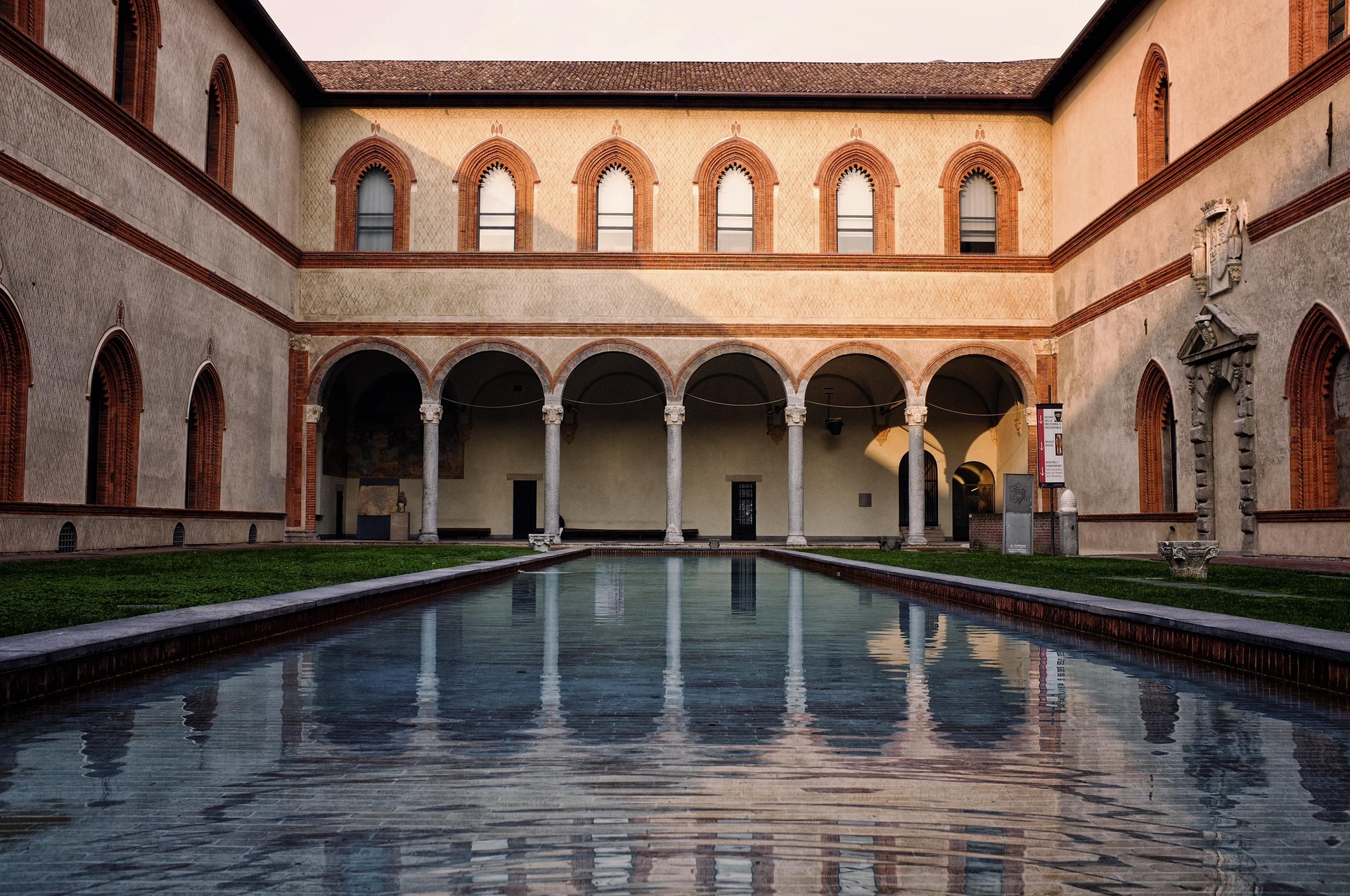 Castelo Sforzesco - Milão.jpg